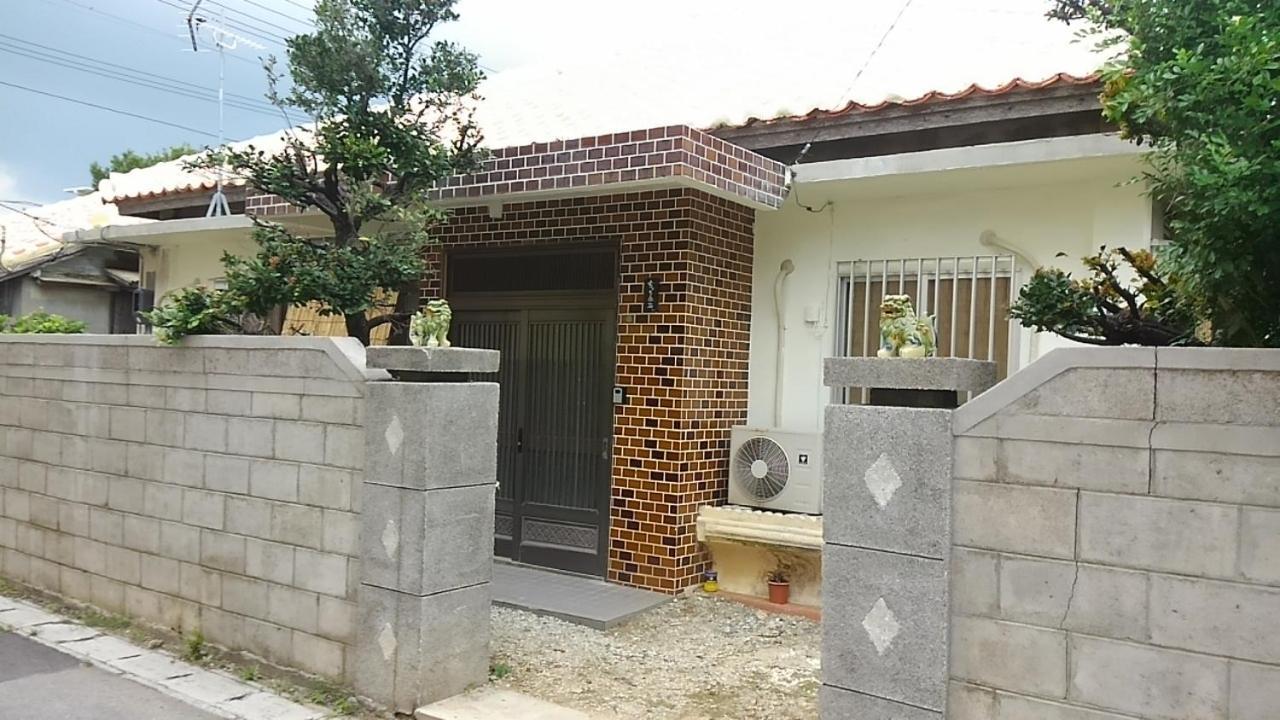 石垣島 一棟貸切りのお宿 ちゅら赤瓦 Ishigaki  Exterior photo